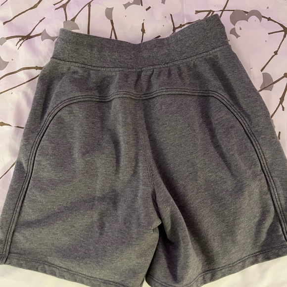 Lululemon Size 4 - Picture 2 of 2